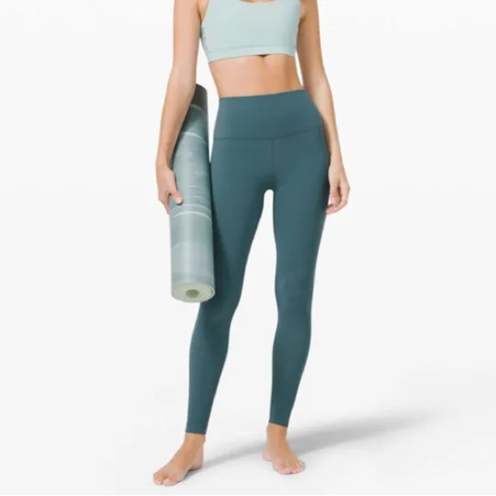 Lululemon aligns 25”